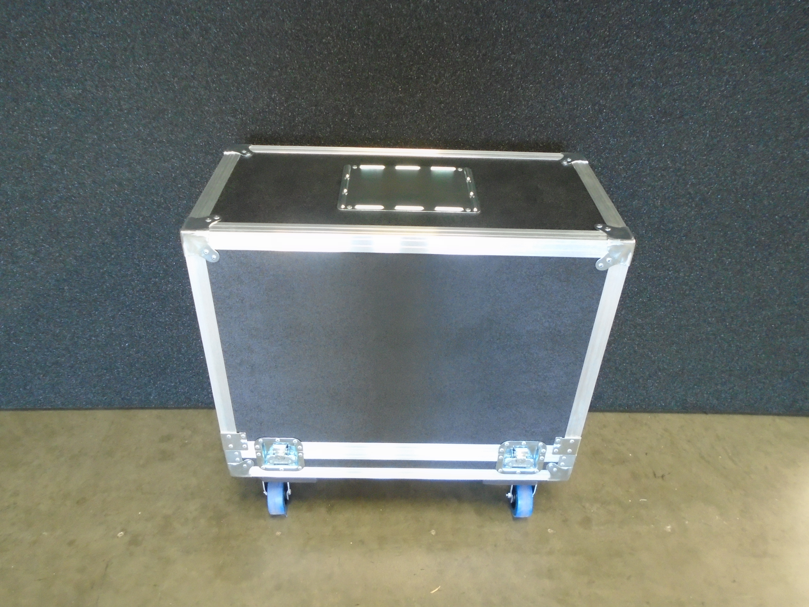 Print # 9118 - Custom Road Case for Fender Twin Reverb Guitar Amplifier By Nelson Case Corp