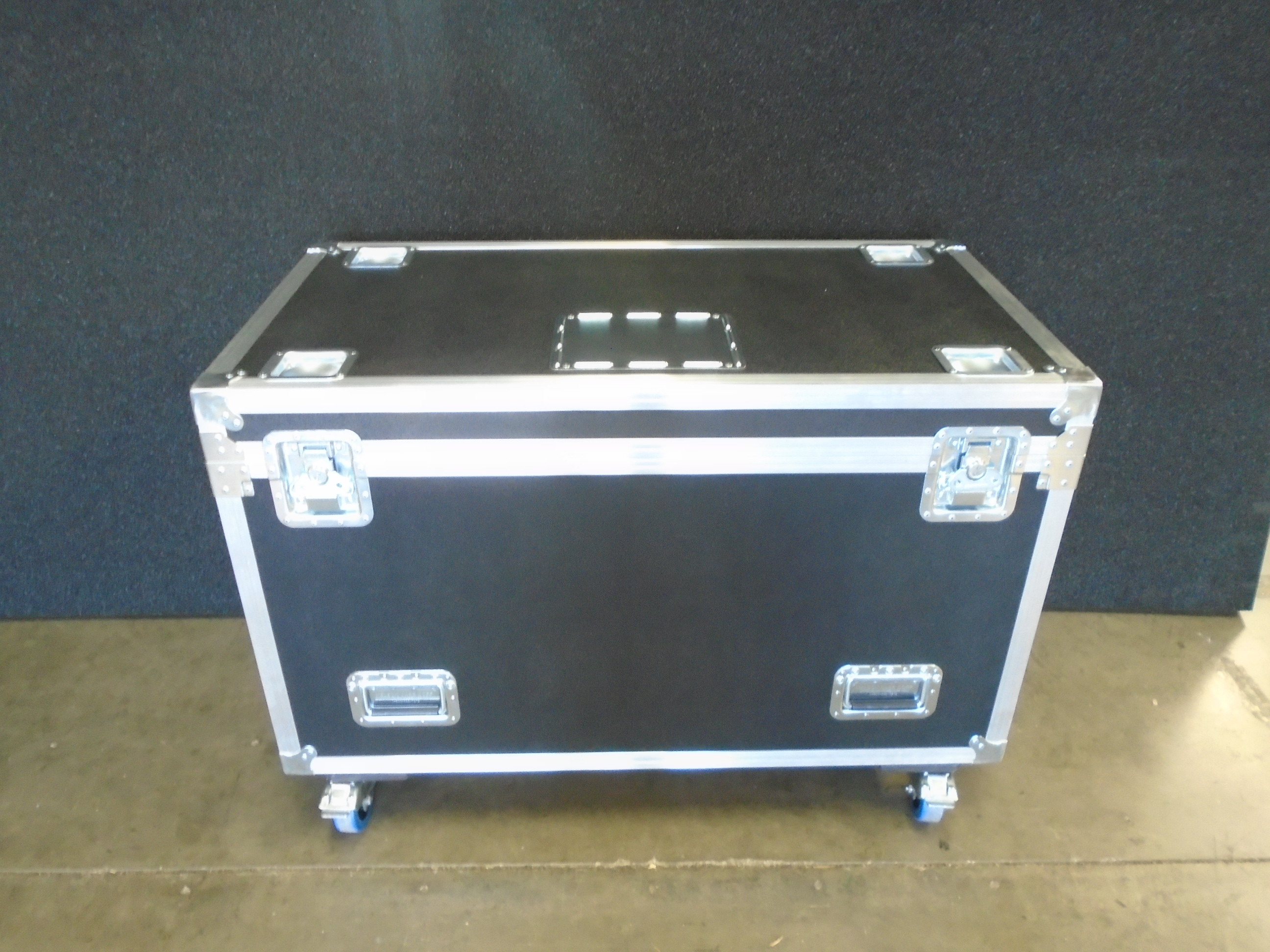 Print # 9119 - Custom Road Case for 8-Pack Chauvet COLORado Batten 72 Tour Linear Wash Lighting Kit By Nelson Case Corp